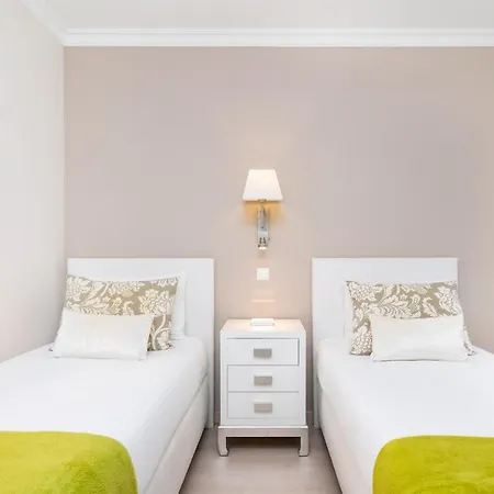 Whome | Prime Hideaway Luxury Villa Quarteira