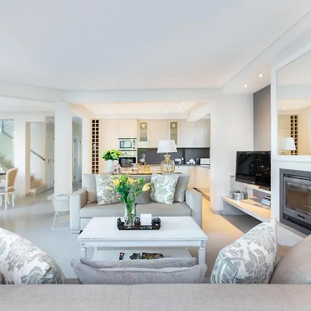 Whome | Prime Hideaway Luxury Villa Quarteira